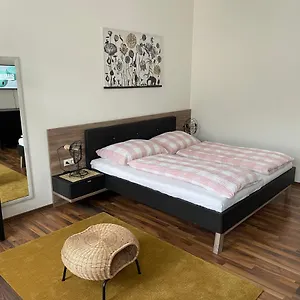 roo-rooms-3.vienna-besthotels.com/